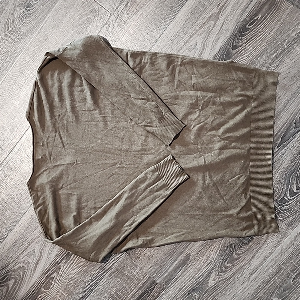🦜 Dreamers v-neck Sweater 🦜 - Picture 5 of 5